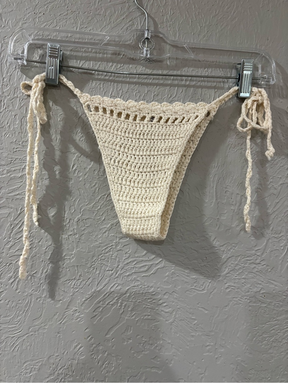 White Fox Boutique Kings Beach Crochet Bikini Bottoms in Cream color size S